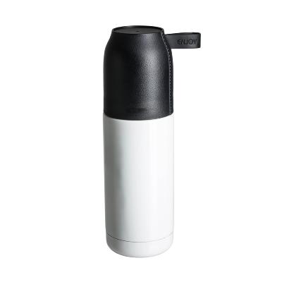 Bouteille isotherme avec tasse vissable